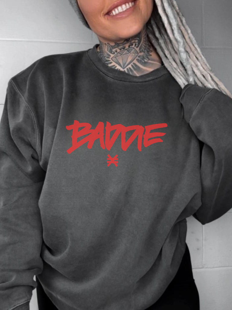 BADDIE CREWNECK RED