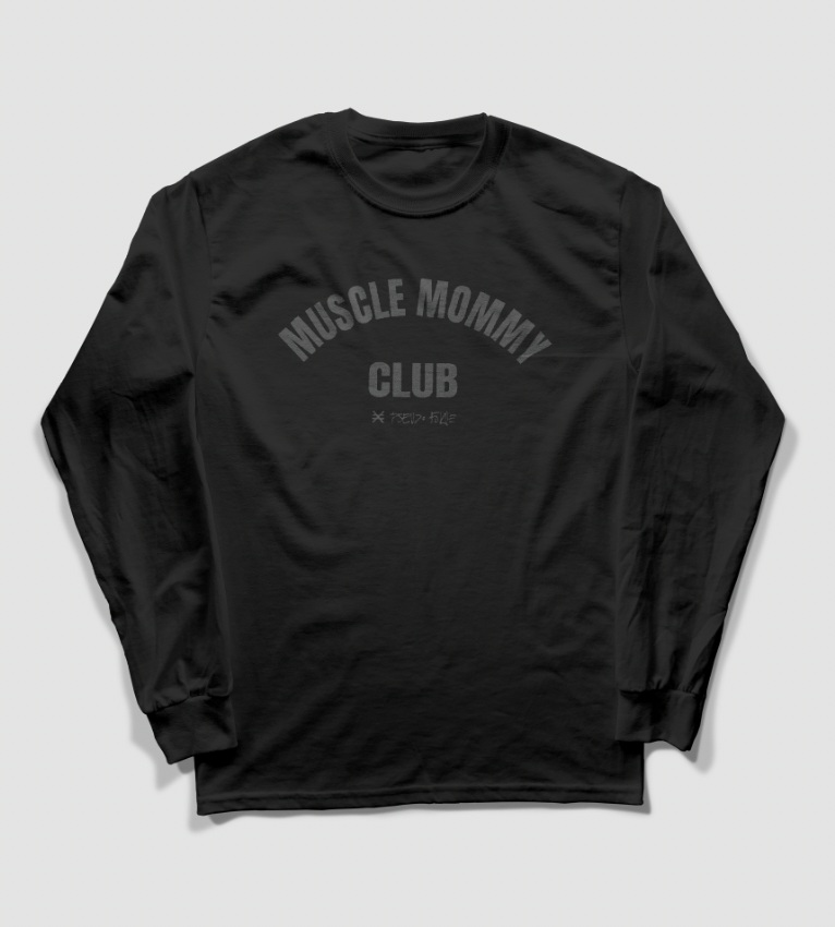 MUSCLE MOMMY CLUB BLACKOUT LONG SLEEVE TEE