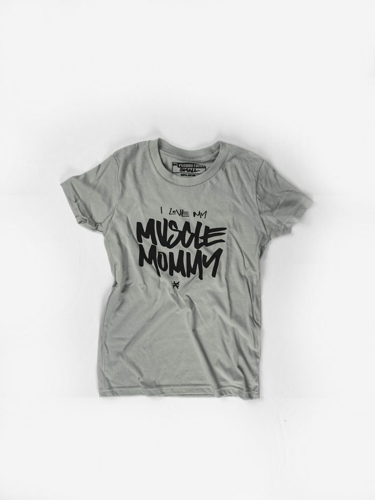 I LOVE MY MUSCLE MOMMY KIDS TEE SILVER